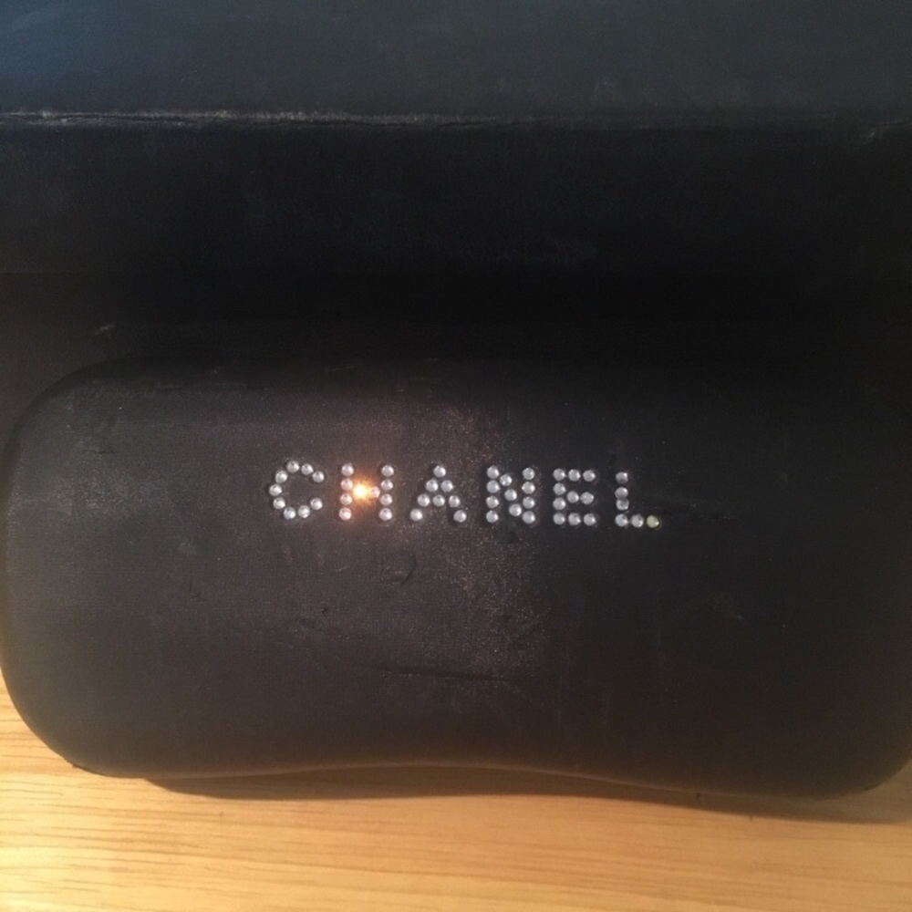 Chanel Black Sunglasses w/Swarovski Crystals - Picture 8 of 8